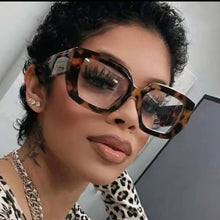 Load image into Gallery viewer, Trendy square frame fashion glasses